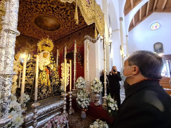 El Nuncio Apostólico en España, Monseñor Bernardito Auza, ora ante nuestros Sagrados Titulares (Viernes Santo, 2021)